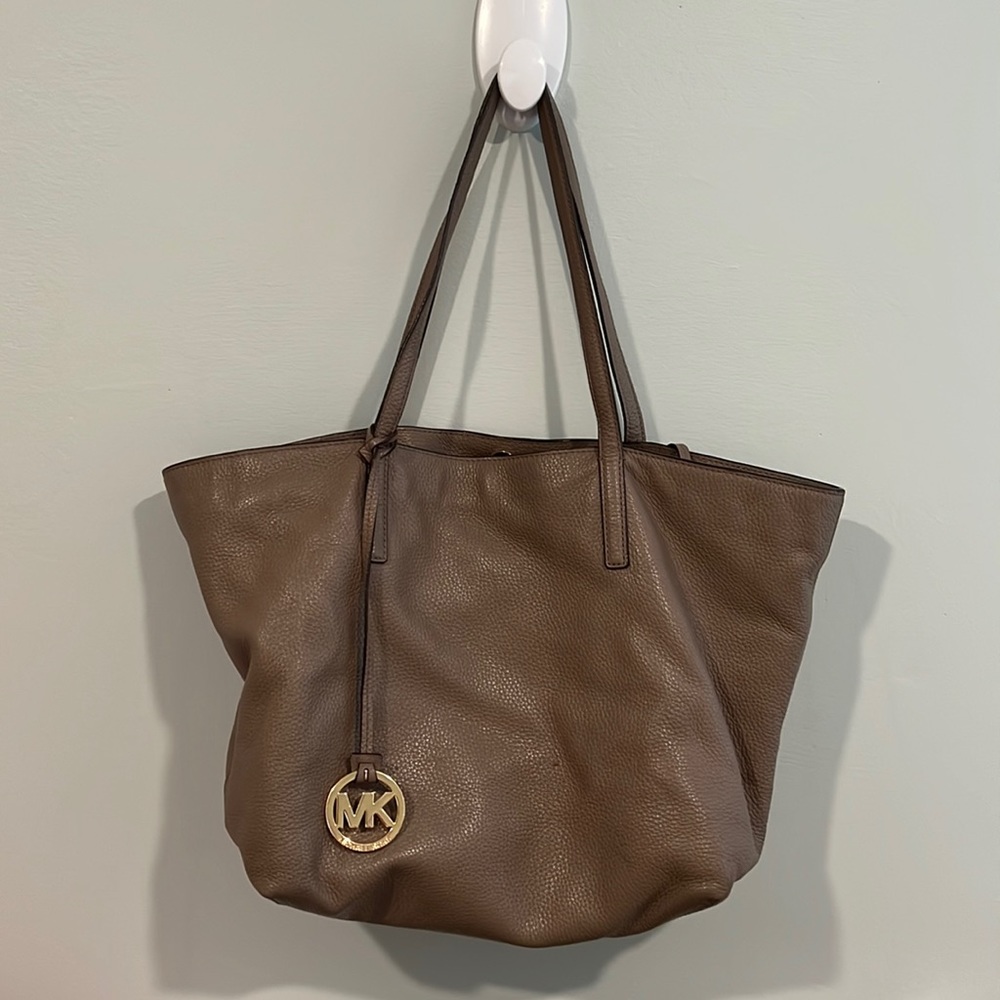 Michael Kors shoulder tote